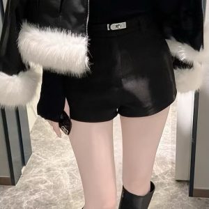 正韓 釦環造型高腰短褲 黑/米白